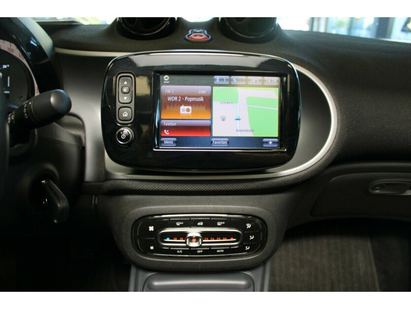 Smart ForTwo Cabrio twinamic passion 83.355 km 11.980 € Euskirchen 53881