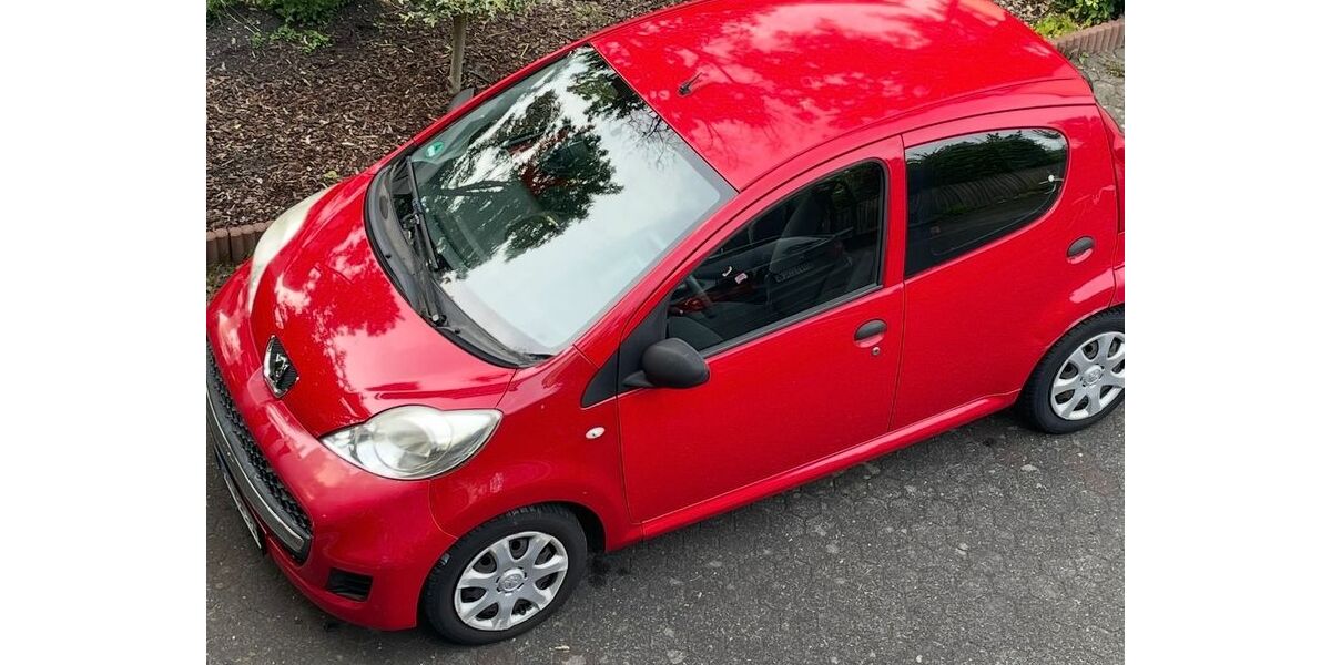Peugeot 107 134.800 km 1.699 &euro; Bonn 53173