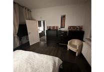 Attraktive und sanierte 2-Zimmer-Wohnung mit Balkon und Einbauküche in Bonn
