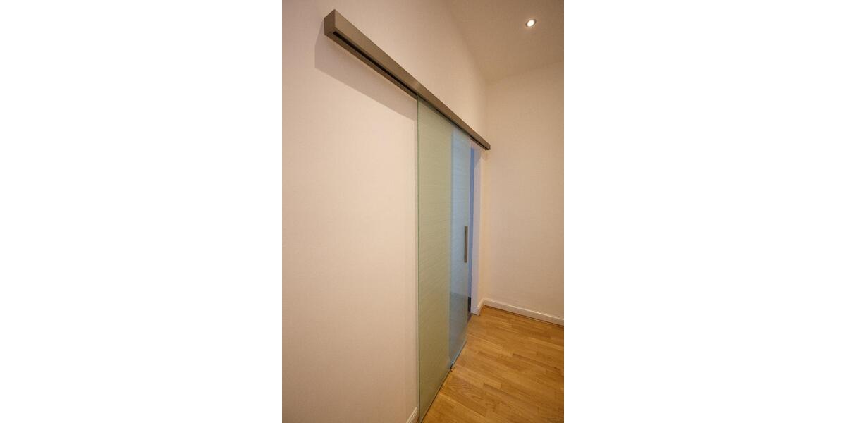 Etagenwohnung Bonn Gronau - 5 Zimmer, 120 m&sup2;, 1.800&euro; | Angebot:26349946