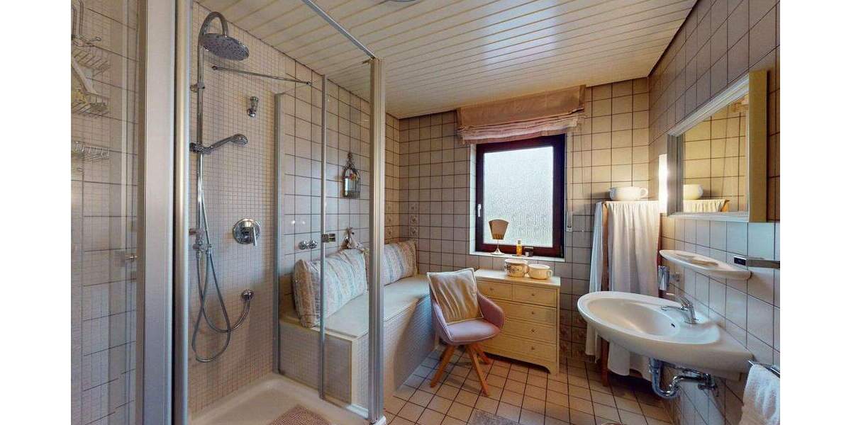 Bungalow Erftstadt Kierdorf - 8 Zimmer, 145 m&sup2;, 599.000&euro; | Angebot:24765539