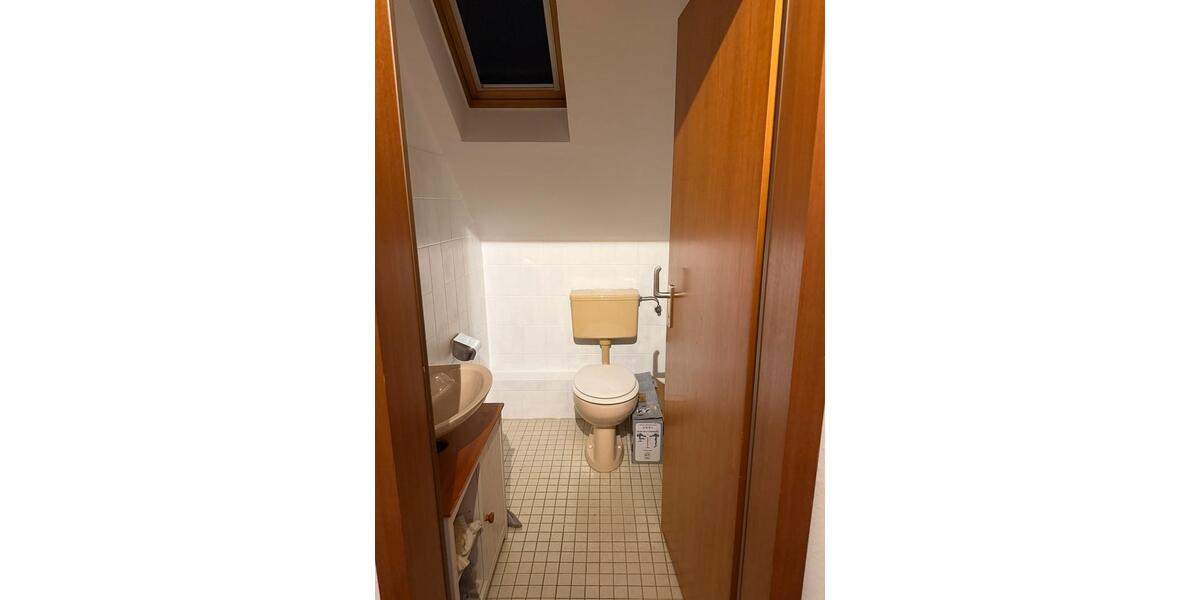 Etagenwohnung Hennef (Sieg) - 3 Zimmer, 92 m&sup2;, 1.250&euro; | Angebot:25756653