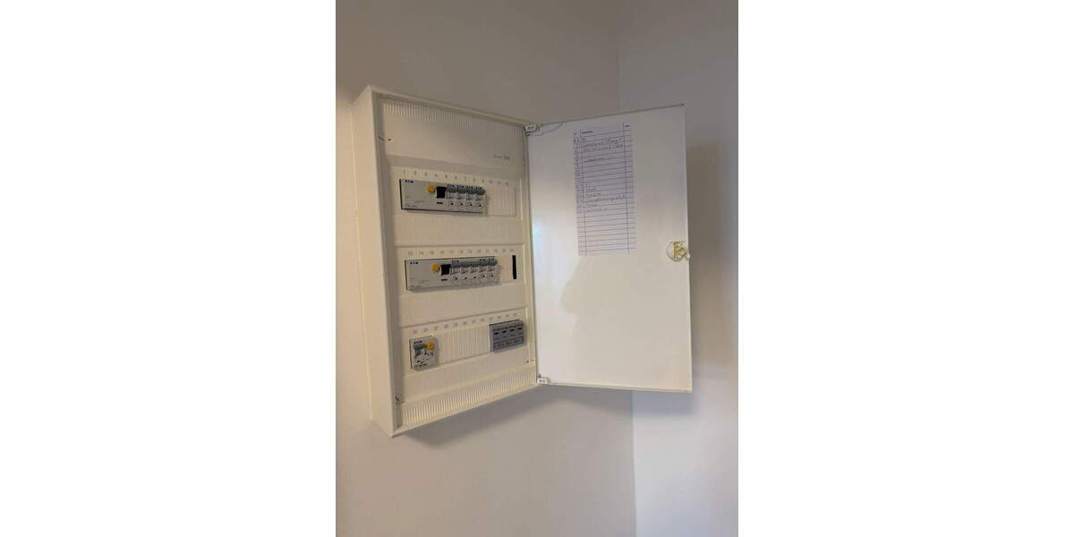 Etagenwohnung Köln Westhoven - 3 Zimmer, 96 m&sup2;, 1.400&euro; | Angebot:24702074