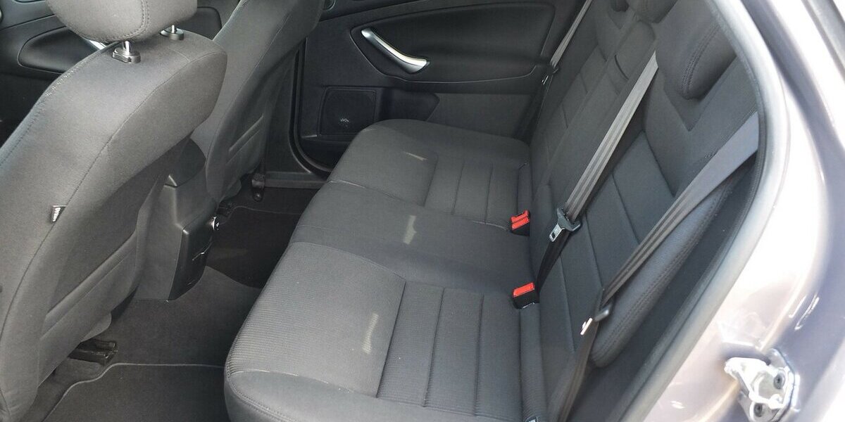 Ford Mondeo 2.0TDCi AUTOMATIC-PROBLEME NAVI XENON PDC B 143.215 km 5.500 &euro; Köln 50858