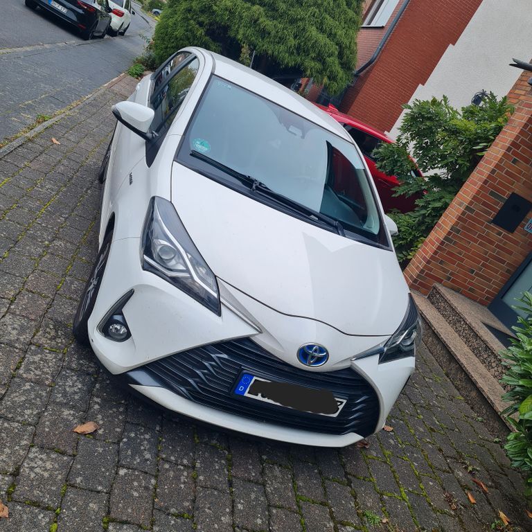 Toyota Yaris 75.600 km 14.700 € Brühl 50321