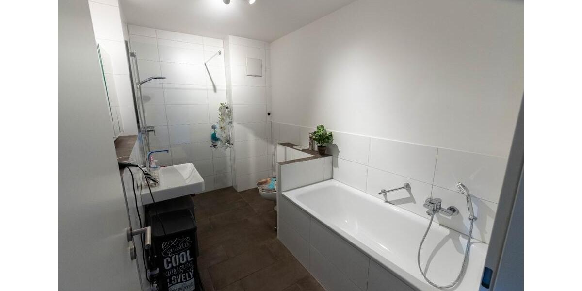 Etagenwohnung Erftstadt - 3 Zimmer, 100 m&sup2;, 1.446&euro; | Angebot:25638755