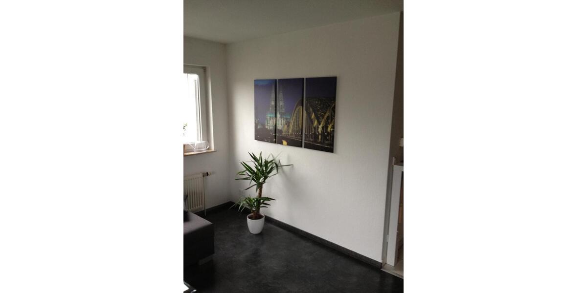 Dachgeschoßwohnung Niederkassel - 2 Zimmer, 56 m&sup2;, 820&euro; | Angebot:24674215