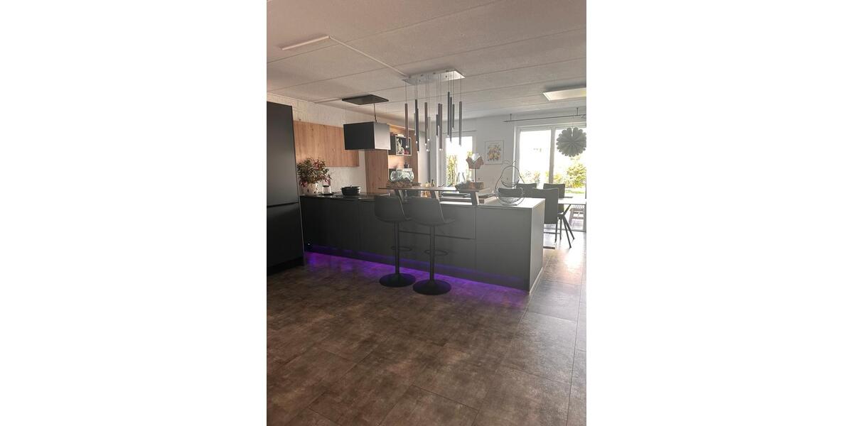 Doppelhaushälfte Niederkassel - 5 Zimmer, 135 m&sup2;, 630.000&euro; | Angebot:24732568