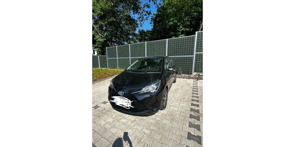 Toyota Yaris 87.000 km 12.490 &euro; Bergisch Gladbach 51427