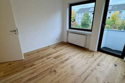 Modernisiert auf Neubauniveau: hochwertige 3-Zimmer-Wohnung in Toplage von Zollstock 3 zimmer