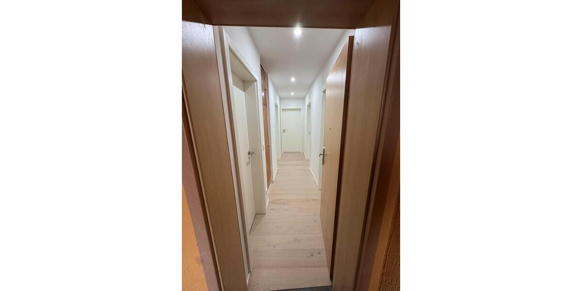 Dachgeschoßwohnung Niederkassel - 3 Zimmer, 56 m&sup2;, 1.032&euro; | Angebot:24704673