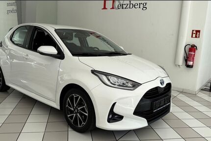 Toyota Yaris 33.010 km 19.490 &euro; Siegburg 53721