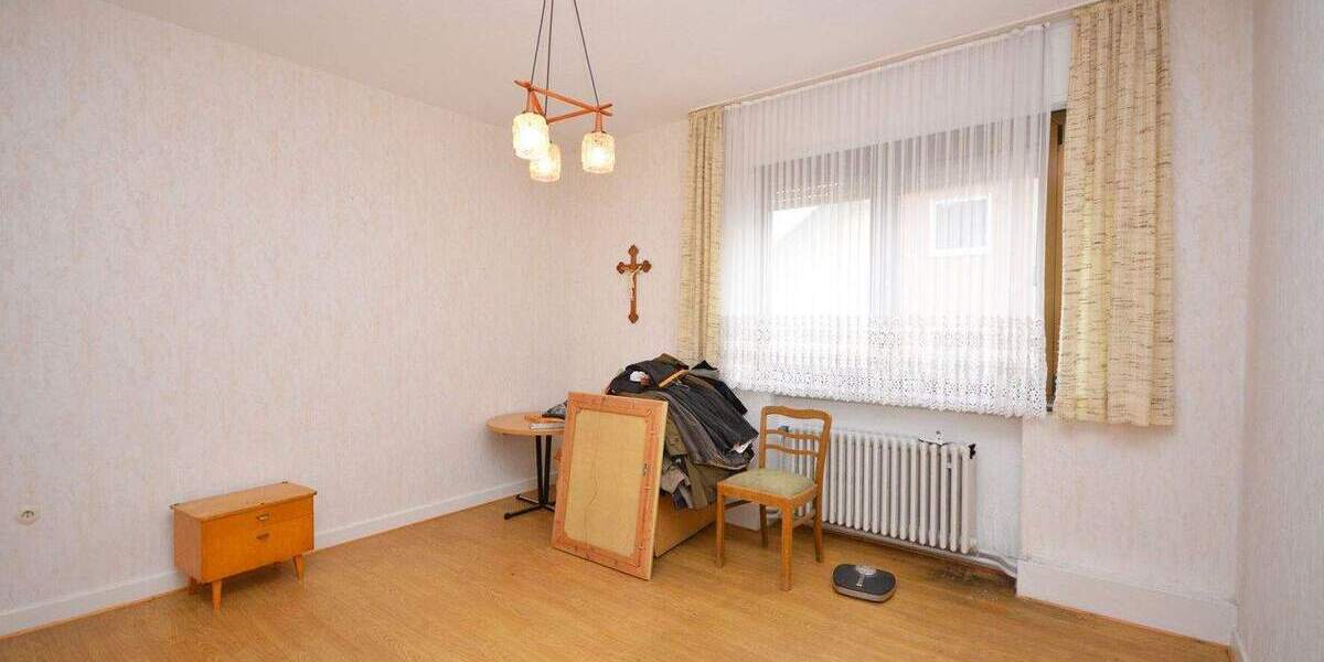 Einfamilienhaus Bornheim Merten - 9 Zimmer, 207 m&sup2;, 650.000&euro; | Angebot:25781301