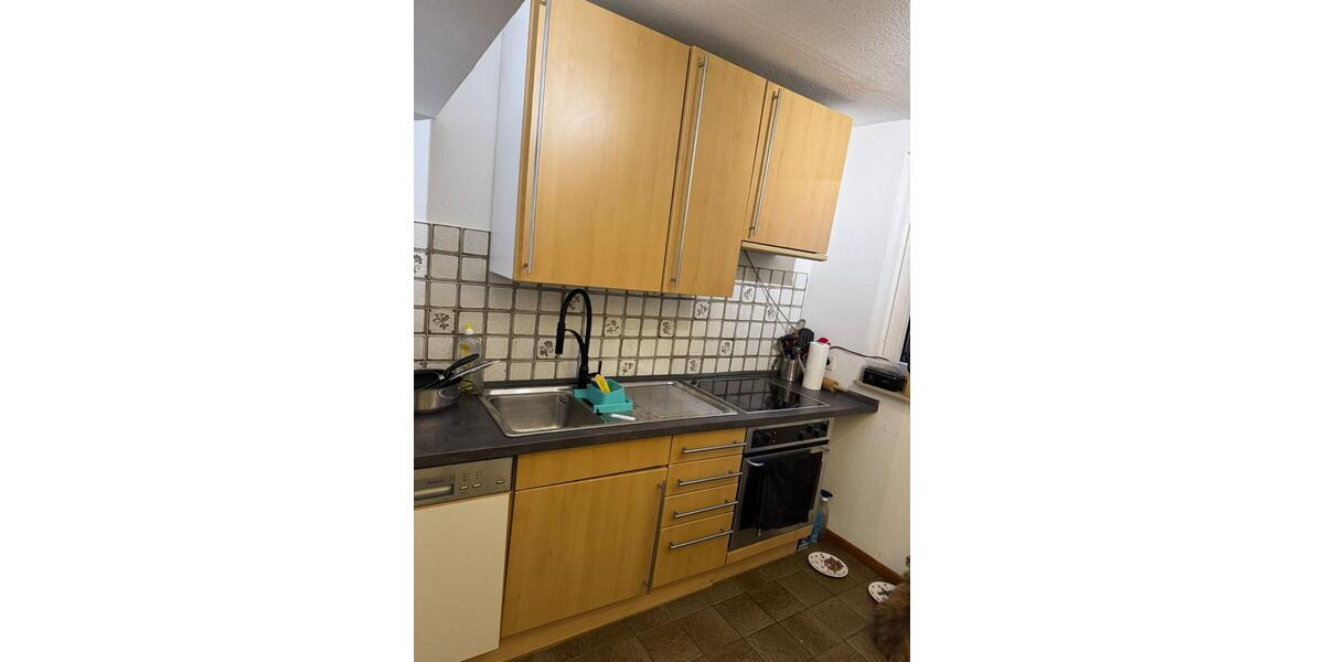 Dachgeschoßwohnung Niederkassel - 3 Zimmer, 75 m&sup2;, 680&euro; | Angebot:25867918