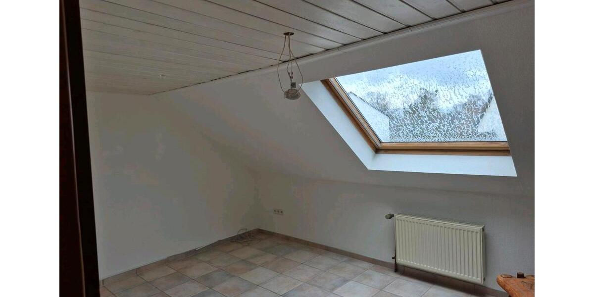 Dachgeschoßwohnung Grafschaft - 3 Zimmer, 75 m&sup2;, 780&euro; | Angebot:25838869