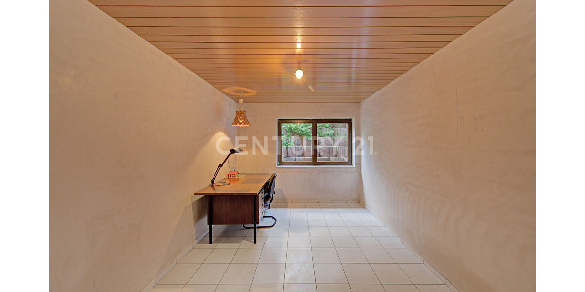 Hier schlägt das Herz höher: Freistehender Architekten-Traum wartet auf Sie! - Einfamilienhaus Euskirchen Dom-Esch | Angebot:27181122