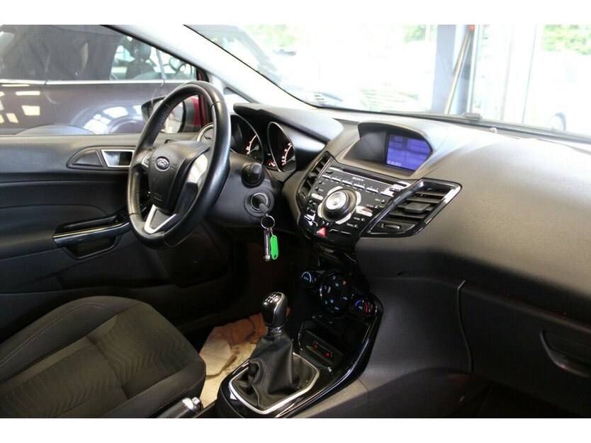 Ford Fiesta 1.6 TDCi Titanium 125.078 km 7.480 € Euskirchen 53881