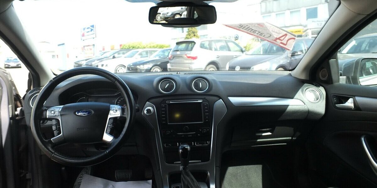 Ford Mondeo 2.0TDCi AUTOM-PROBLEME NAVI XENON PDC BLUET 143.215 km 7.500 &euro; Köln 50858