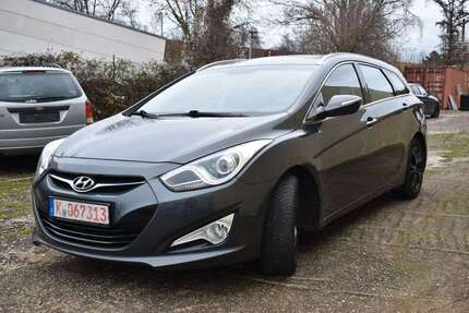 Hyundai i40 182.000 km 5.500 &euro; Köln 51105