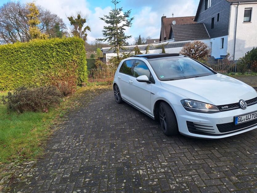 VW Golf 189.000 km 12.100 € Bergisch Gladbach 51429
