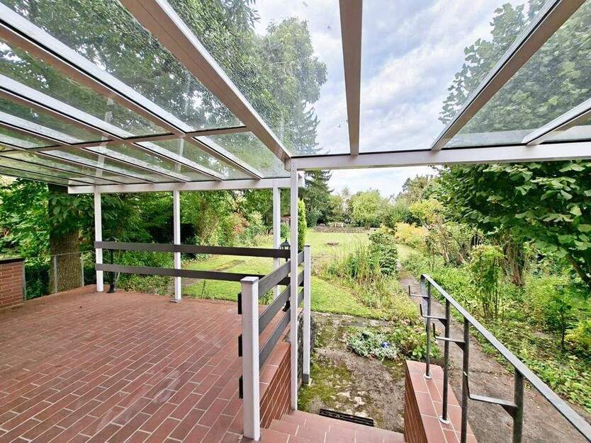 CITYHOUSE: Freistehendes Einfamilienhaus mit viel Potential, traumhaften großen Grundstück, Garage 3 zimmer