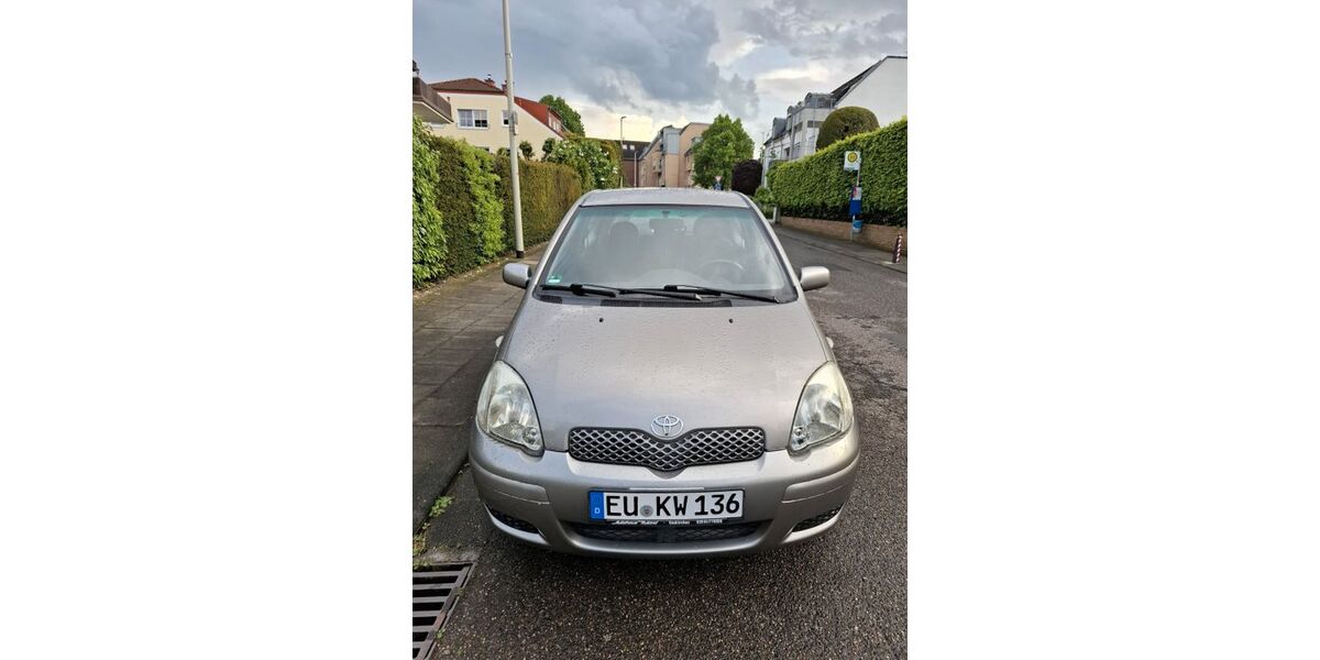 Toyota Yaris 114.200 km 2.990 &euro; Frechen 50226