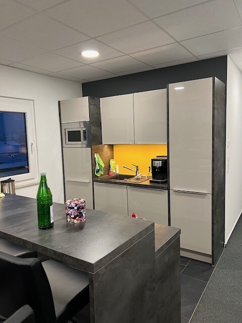 MÖBLIERTE Büroräume: Gepflegte Fläche in zentraler Lage ***PROVISIONSFREI*** 9 zimmer