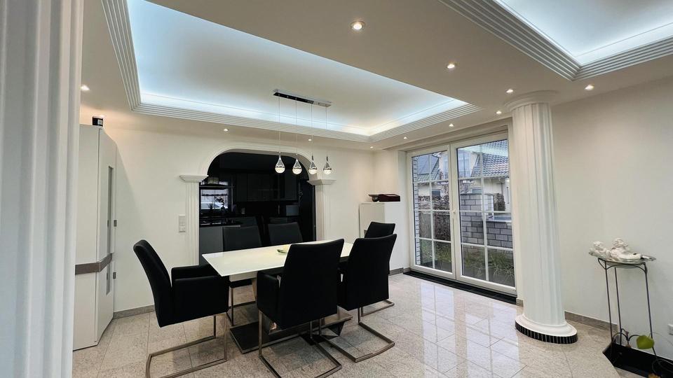 Mehrfamilienhaus, Wohnhaus Köln Lindenthal - 6 Zimmer, 266 m&sup2;, 3.150&euro; | Angebot:25756607