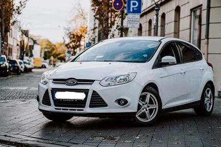 Ford Focus 174.699 km 4.499 € Bonn 53123