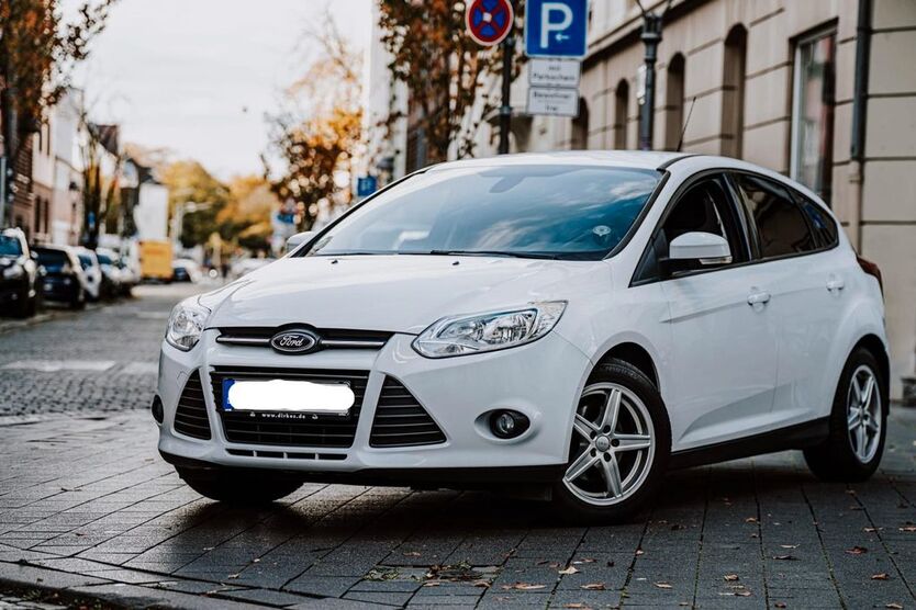 Ford Focus 174.699 km 4.499 € Bonn 53123