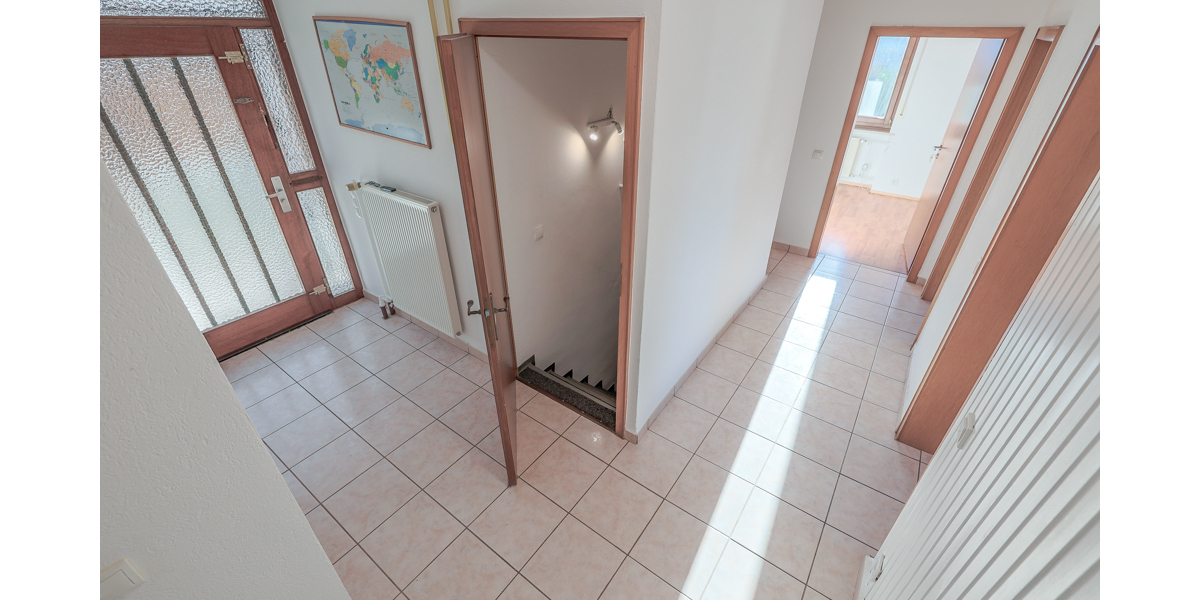 OberpleisBoseroth: Freistehendes EFH mit großem Grundstück, Doppelgarage und herrlichem Ölbergblick - Einfamilienhaus Königswinter Boseroth | Angebot:25882635