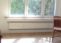 Lichtdurchflutete 3 Zimmer + Eßküche + Balkon + Keller + sofort frei !!! Privat !!!