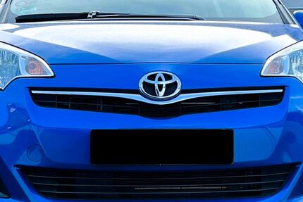 Toyota Verso-S 24.782 km 8.100 &euro; Köln 50969