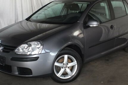 VW Golf TRENDLINE KLIMAAUTOMATIK 5-TÜRIG 132.115 km 4.904 &euro; Köln 50858