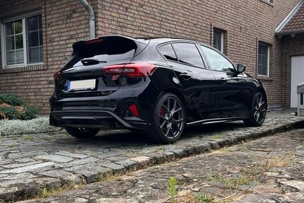 Ford Focus 39.000 km 34.600 € Nörvenich 52388