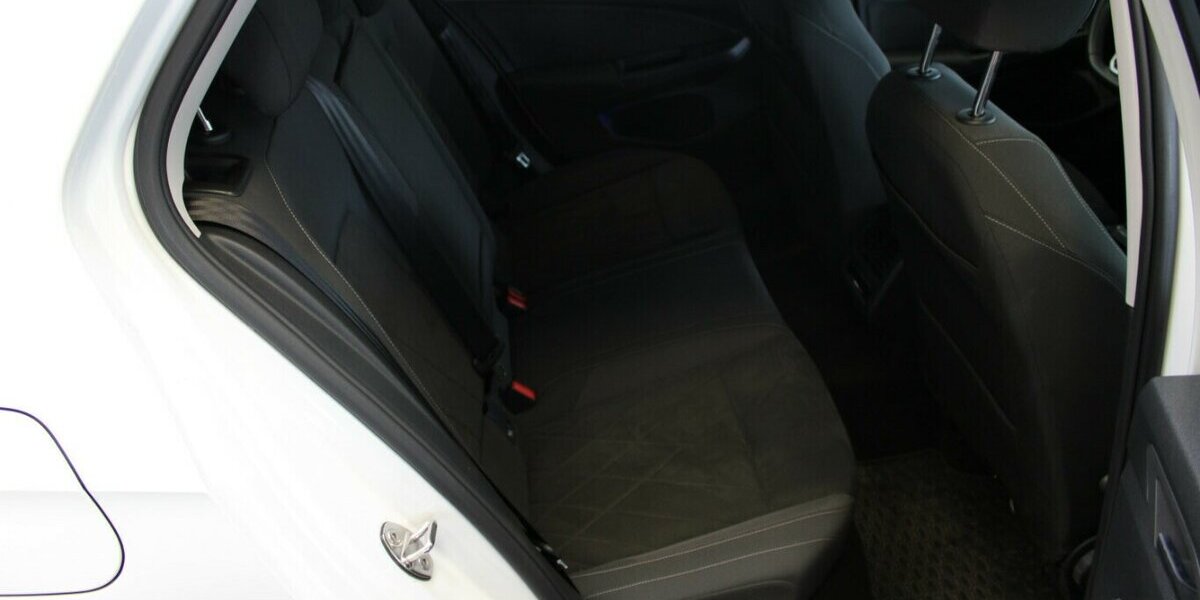 VW Golf VIII 2.0 TSI OPF DSG Style 37.650 km 23.980 &euro; Euskirchen 53881