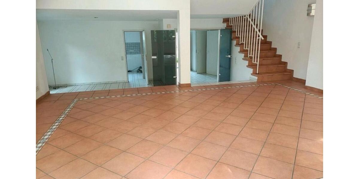 Doppelhaushälfte Bergisch Gladbach Gronau - 7 Zimmer, 200 m&sup2;, 2.300&euro; | Angebot:27614902