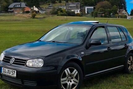 VW Golf 236.000 km 2.150 &euro; Remagen-Oberwinter 53424