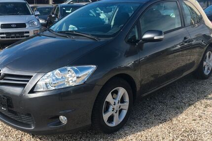 Toyota Auris 140.000 km 4.999 € Bonn 53227