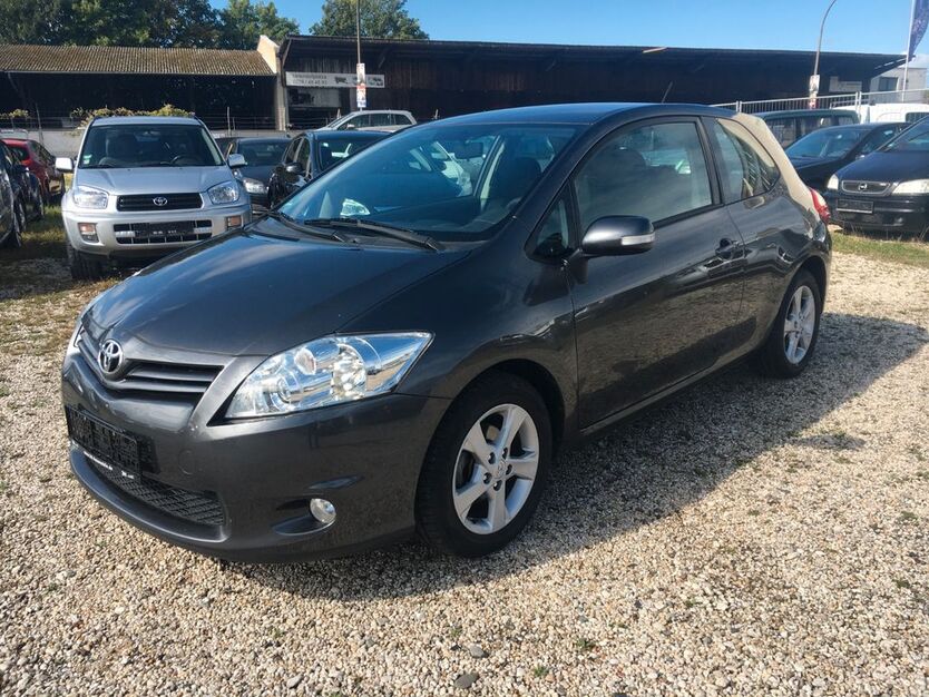 Toyota Auris 140.000 km 4.999 € Bonn 53227