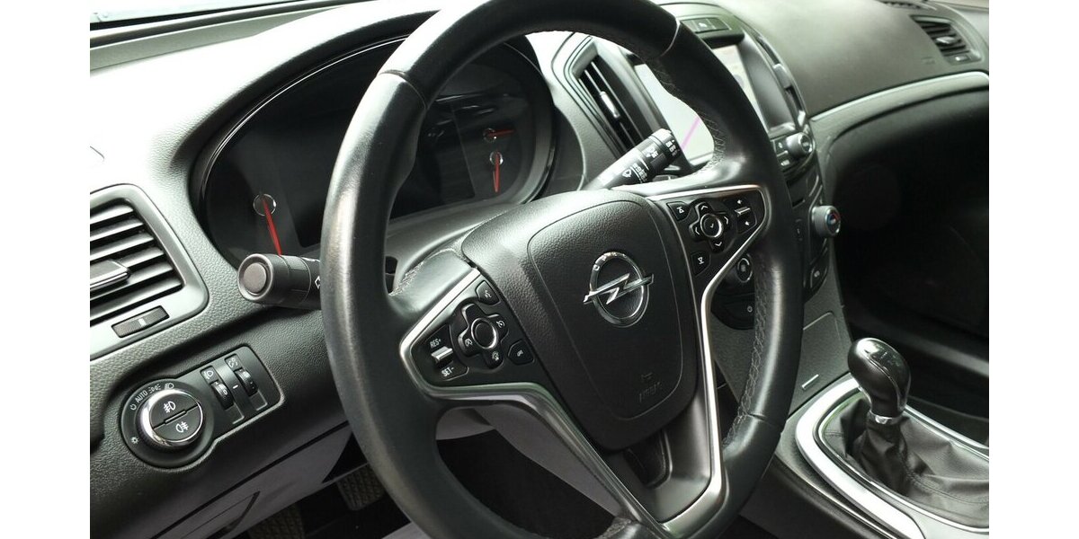 Opel Insignia WM26:EDITION NAVI PARKPILOT/KAMERA 17 Zol 96.093 km 9.698 &euro; Köln 50858