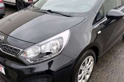 Kia Rio 113.000 km 5.950 &euro; Brühl - Vochem/Industriegebiet 50321