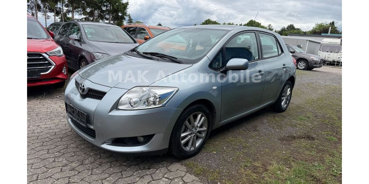 Toyota Auris 180.000 km 5.999 &euro; Euskirchen 53879