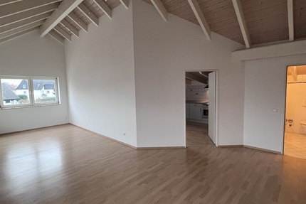 2-Zimmer-Dachgeschoss-Wohnung mit hohen Decken in Oberpleis - Wohnung Königswinter Oberpleis | Angebot:26531230