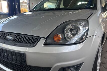 Ford Fiesta 106.000 km 2.450 &euro; Brühl (Nähe Köln) 50321