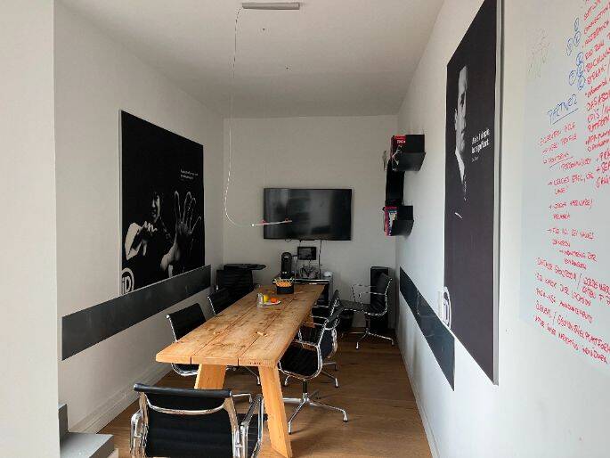 Arbeitsplatz in stylischer Agentur mit Dachterrasse - All-in-Miete