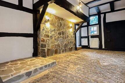 Erstbezug nach Sanierung! Unikat! Historisches Fachwerkdenkmal von 1718 in Euskirchen-Flamersheim 7 zimmer