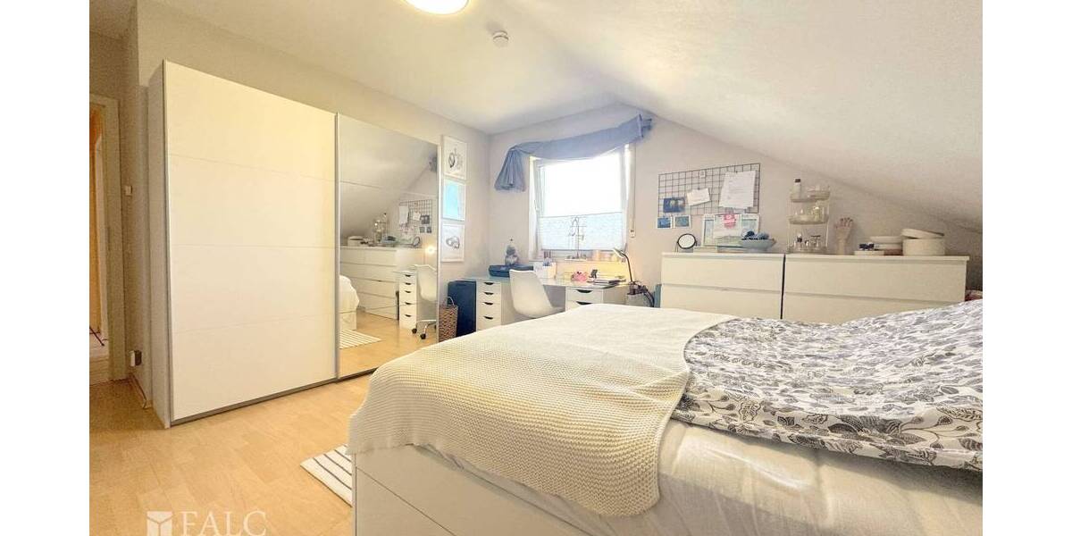 Etagenwohnung Ruppichteroth Schönenberg - 4 Zimmer, 134 m&sup2;, 339.000&euro; | Angebot:25739541