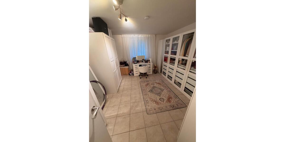 Erdgeschoßwohnung Köln Kalk - 5 Zimmer, 170 m&sup2;, 2.400&euro; | Angebot:24731111