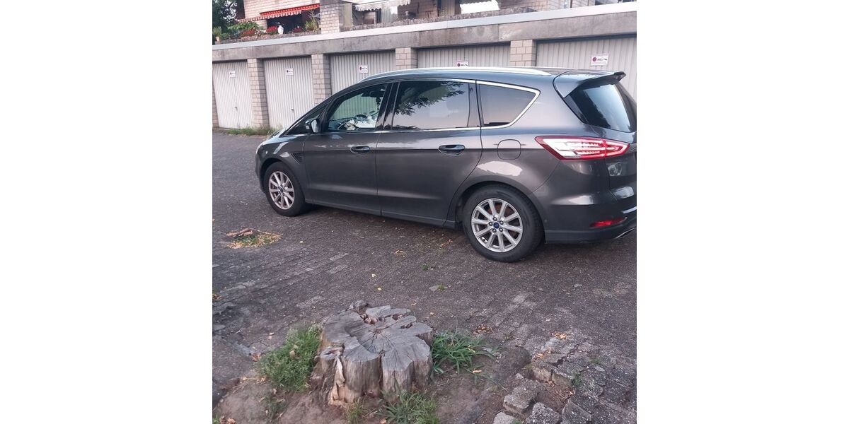 Ford S-Max 193.300 km 10.649 &euro; Köln 50769